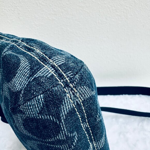 Coach Poppy Denim Signature Swingpack 46905 - Indigo Blue in EUC - Picture 6 of 13